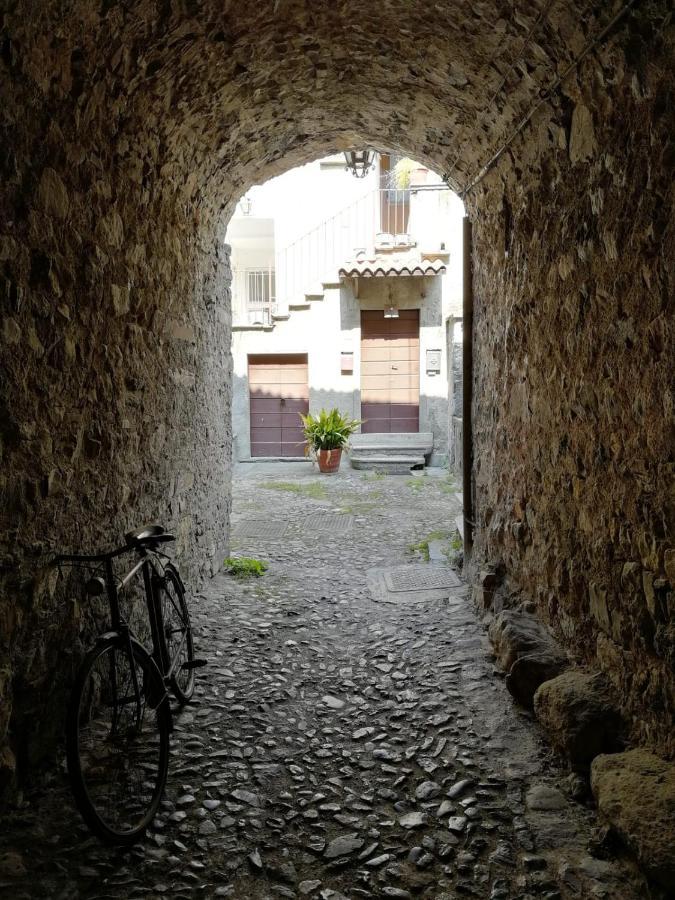 Villa L'Antico Borgo, Un Mix Di Storia E Romanticismo Lierna Exterior foto